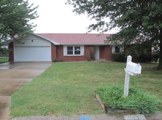 203 W Jewell Dr, Republic, MO 65738