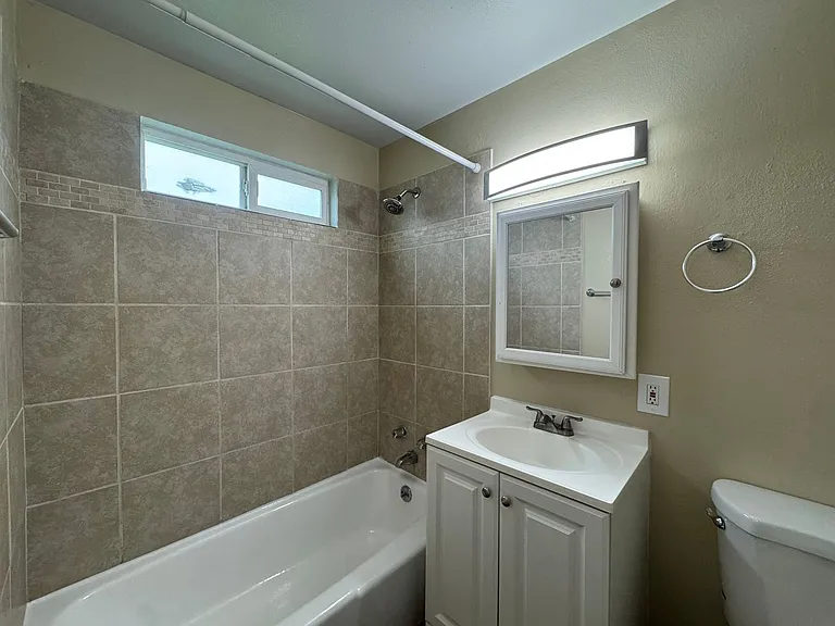 John Mark Apartments — Photo 7