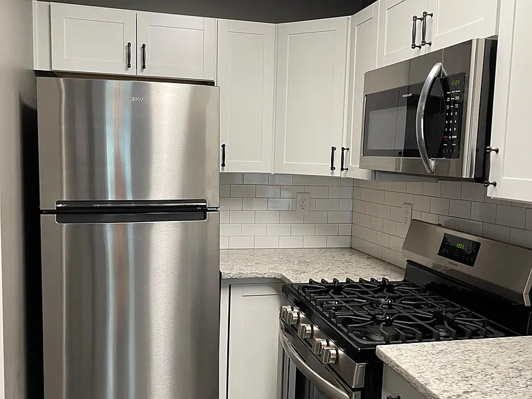 1020 Hillsborough Chase NW — Photo 10
