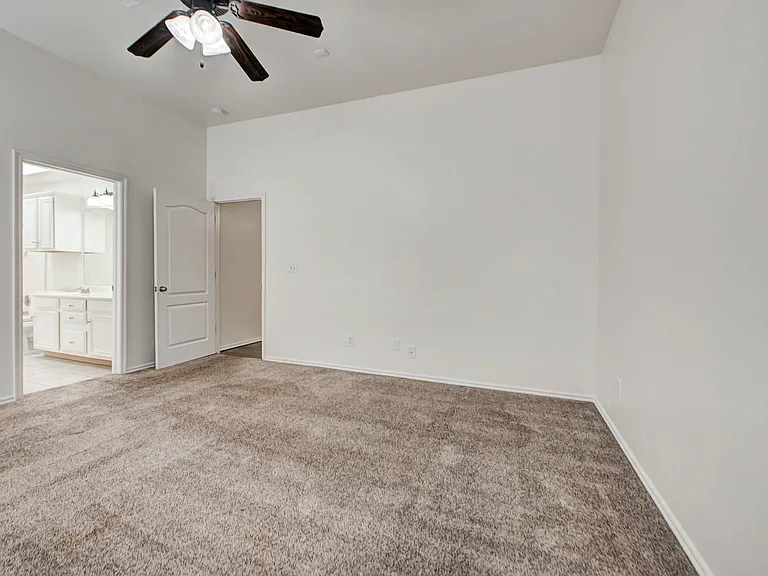608 Cavecreek St — Photo 24