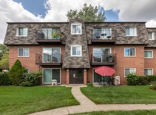 9384 Bay Colony Dr APT 2N, Des Plaines, IL 60016