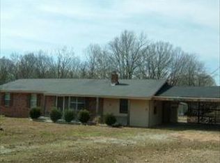 30 Malvern Rd, Columbus, MS 39701