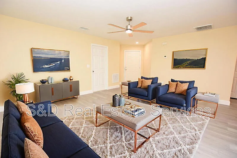3 bed, 2.0 bath, 1108 sqft, $1,660 — Photo 4