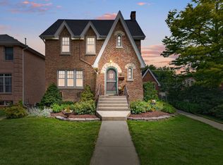 9510 Congress Park Ave, Brookfield, IL