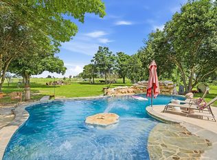 108 Woodlake Dr, McQueeney, TX 78123