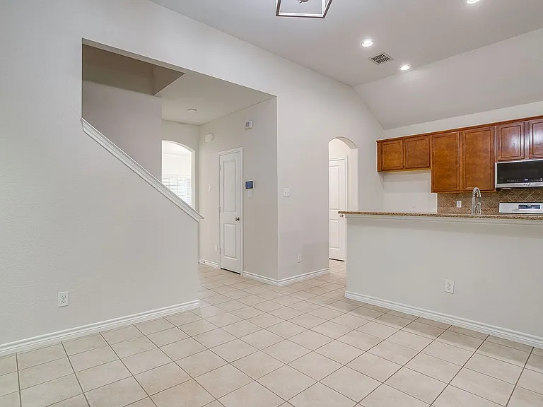 3801 Weatherstone Dr — Photo 13