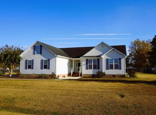 327 Tradewinds Way, Grimesland, NC 27837