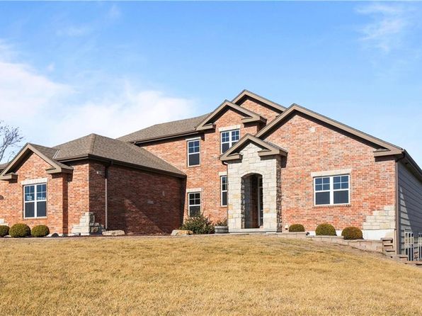30605 Hideaway Ln, Lees Summit, MO 64086