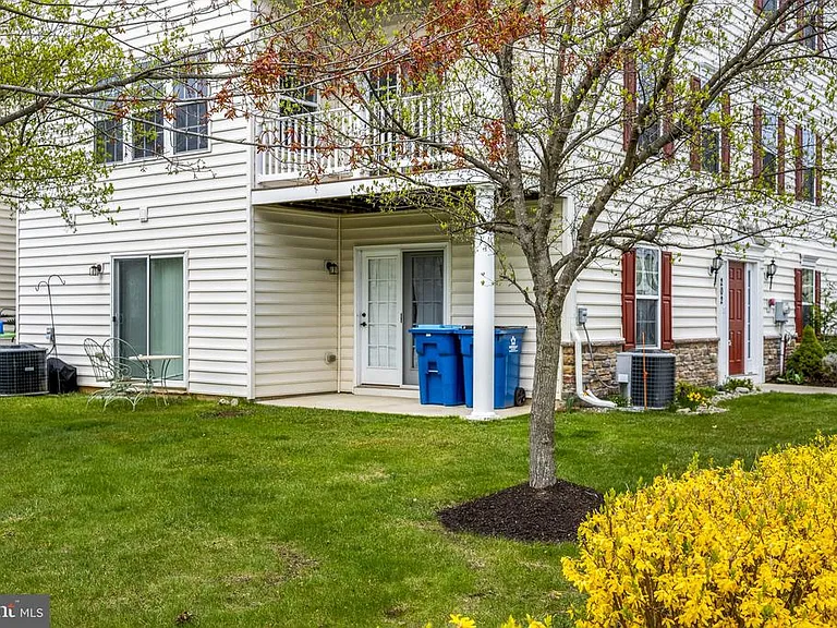 202 Bardel Dr #202 — Photo 25