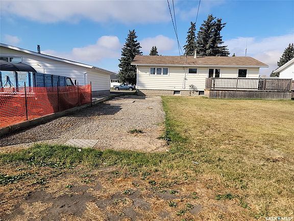 3rd image of 708 2nd St W
