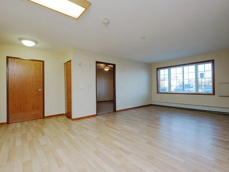Fargo, ND Crossroads Apartments | Living