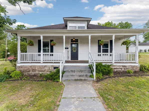 204 Jefferson Ave E, Carthage, TN 37030