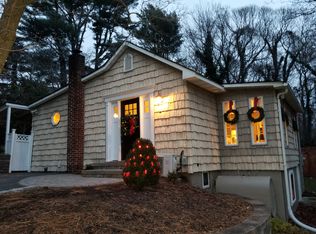 27 Flushing Rd, Sound Beach, NY 11789