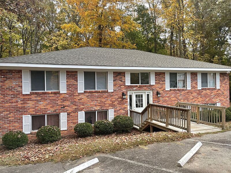 1st image of 143 Albemarle Dr