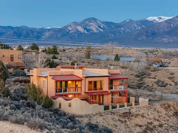9 Cerro Ventoso Rd, Taos, NM 87571