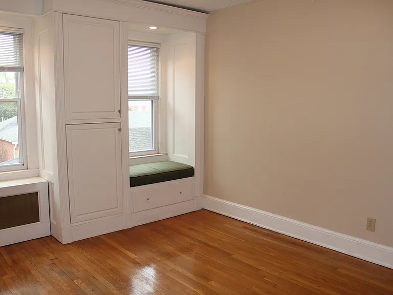888 Farmington Ave #D — Photo 11