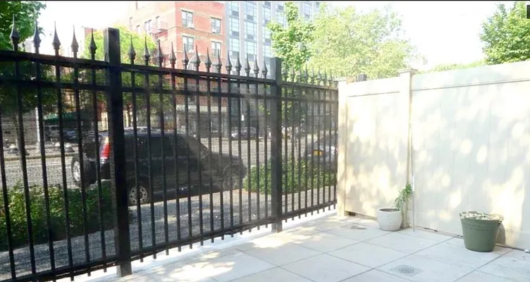 Rented by REAL New York | media 21