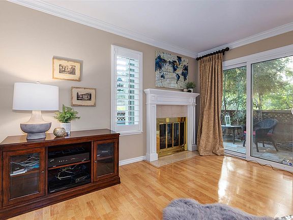 4th image of 220 Garden Creek Pl