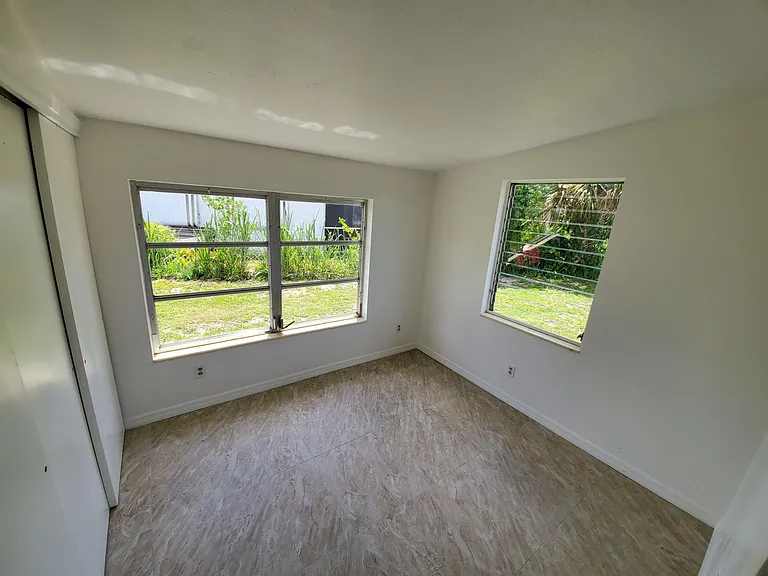 8681 Shumock Ave — Photo 9