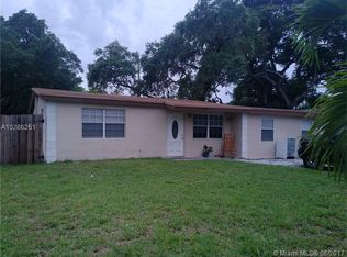 5600 Farragut St, Hollywood, FL 33021