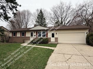 260 Edison Park Ave NW, Grand Rapids, MI 49504