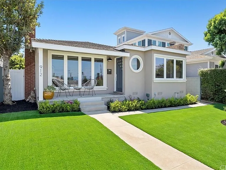 912 Ynez Ave — Photo 2