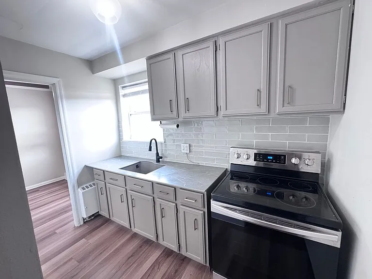 Colton House Apartments — Photo 29