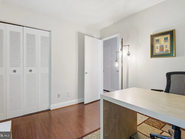 1509 Farsta Ct — Photo 17
