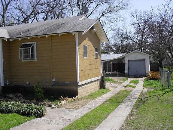 2nd image of 5209 Blackstone Dr