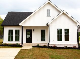 321 N Prairie St, Florence, AL 35630
