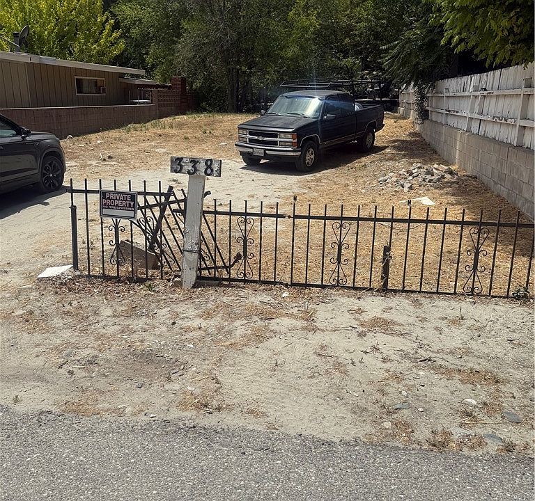 2nd image of 338 Glenn Way