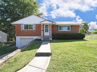 3916 Ridgecombe Dr, Cincinnati, OH 45248