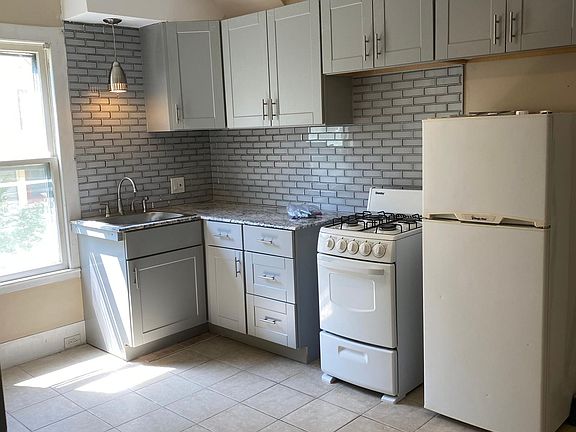 2nd image of 281 Huntington Ave #3