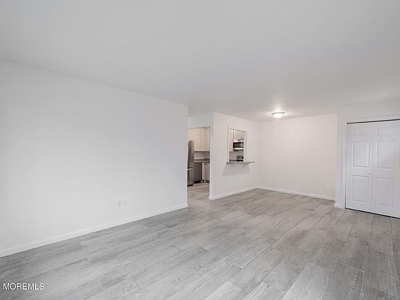 5th image of 12 Lee Drive #1002