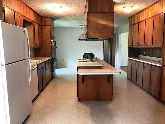 4th image of 2302 W Avenue L