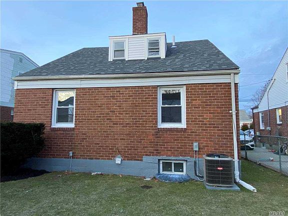 3rd image of 154 W Marshall St