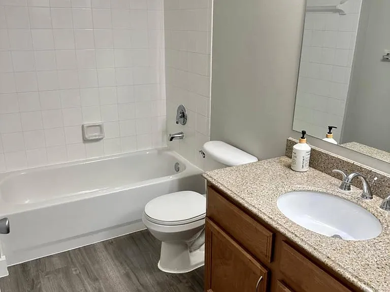 5021 N Wiles Rd #205 — Photo 7