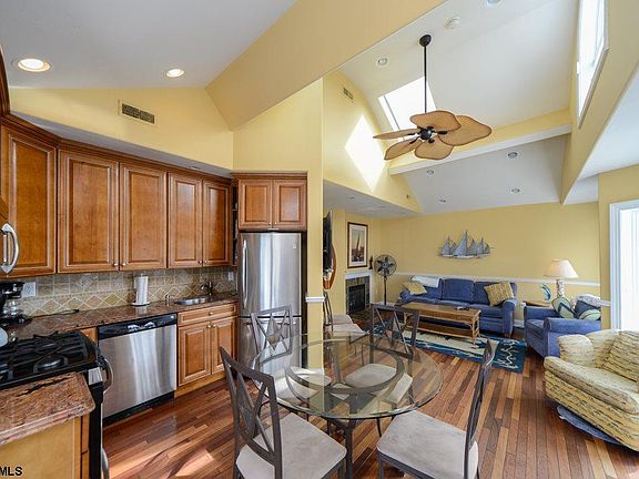 5th image of 5447 Central Ave Unit 3C