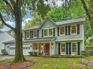2500 Crescent Knoll Dr, Matthews, NC 28105