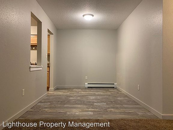 4th image of 642 36th St SW #202