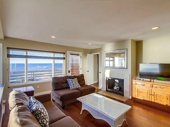 3rd image of 1352 Sunset Cliffs Blvd Floor 1-ID1035407P