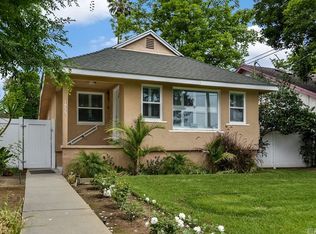 1055 Bell St, Pasadena, CA 91104