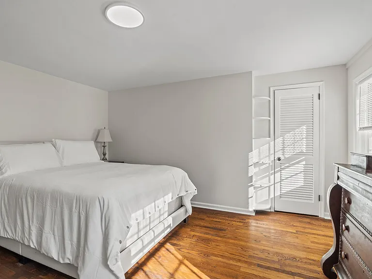 341 Crum Creek Ln — Photo 28