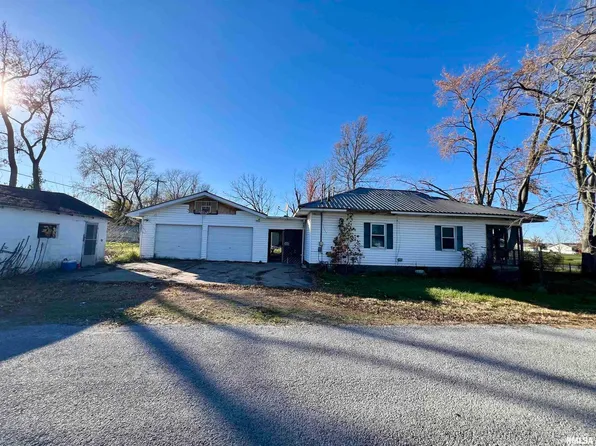 1110 Bailey Ln, Benton, IL 62812