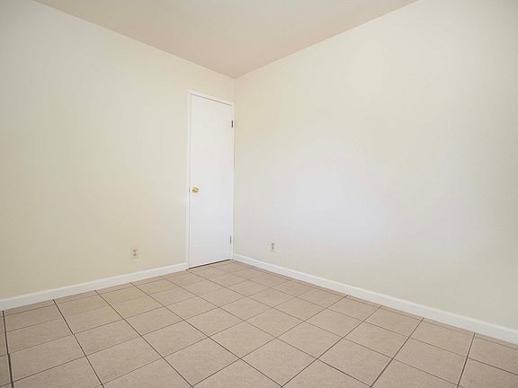 3rd image of 1729 E 15th St APT 3