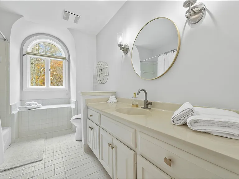 342 Graves Rd — Photo 22