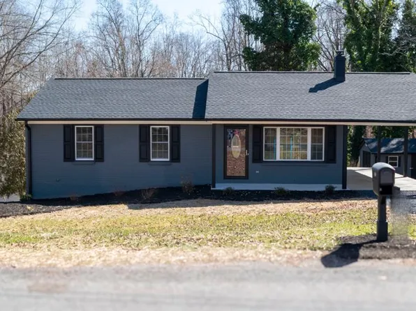 102 Deerwood Tract Ct, Cascade, VA 24069