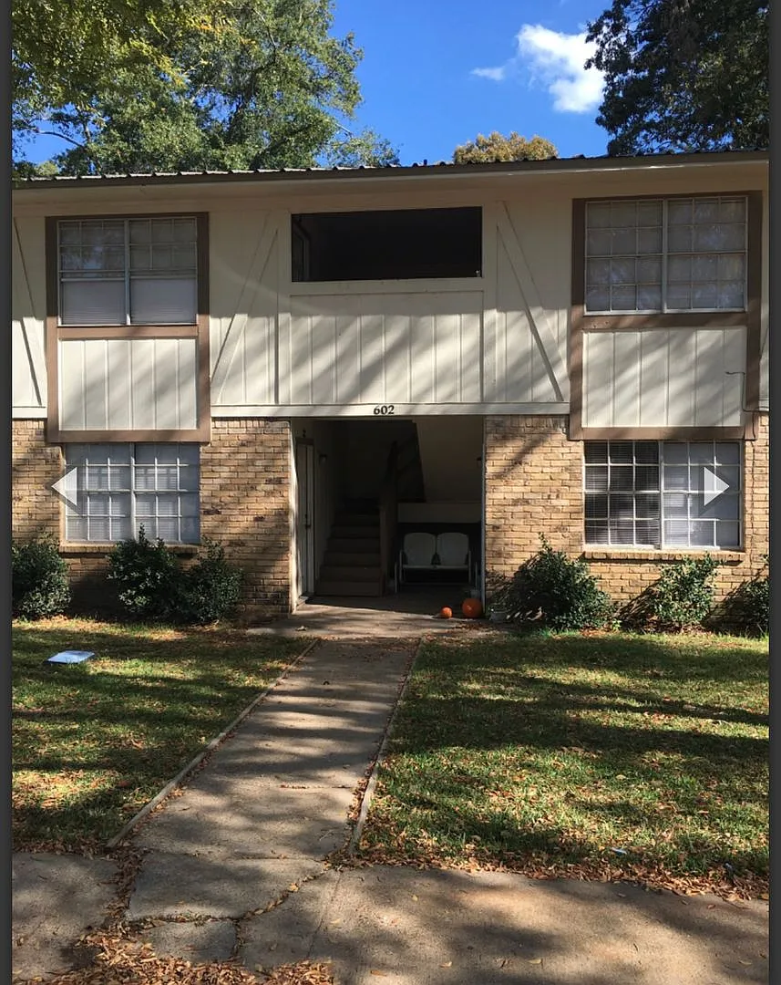 2 Bed, 1 bath apartment home. — Photo 1