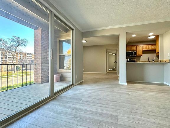 Great room open floor plan with deck