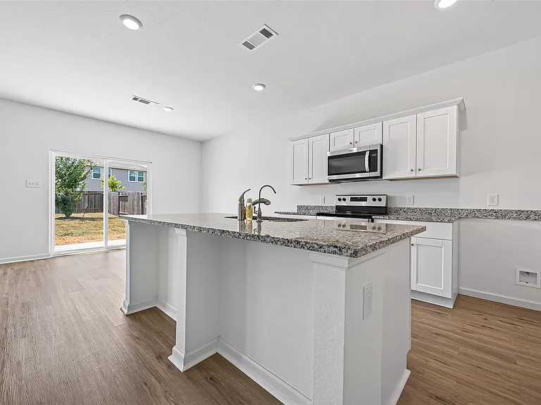654 Amesbury Rd — Photo 23